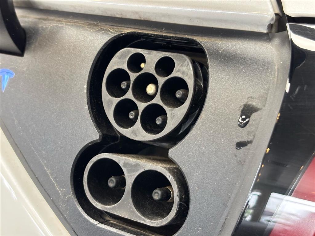 Tesla Model Y EL Long Range AWD 514HK 5d Aut. - Image 23