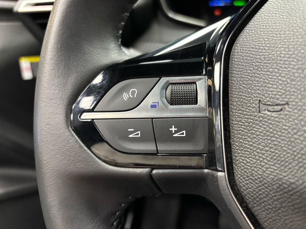 Peugeot e-2008 EL Allure 156HK 5d Aut. - Image 14