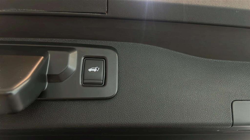 Renault Scénic E-TECH Techno 220HK Aut. - Image 17