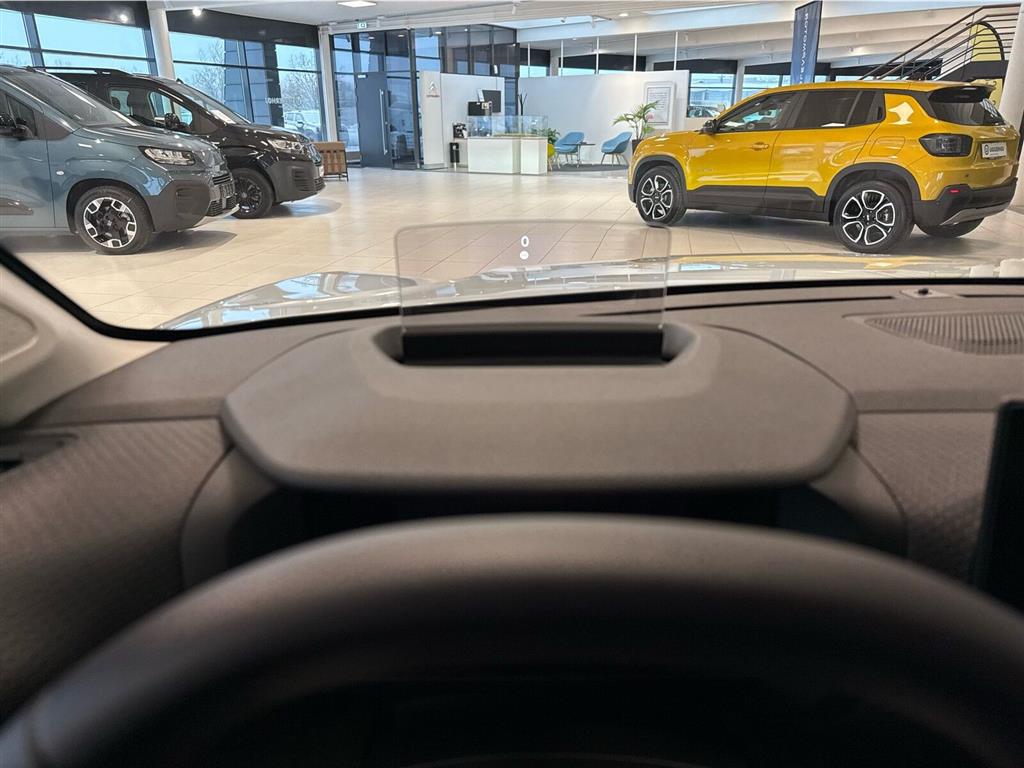 Citroën e-C4 X EL Palais 156HK 5d Aut. - Image 16