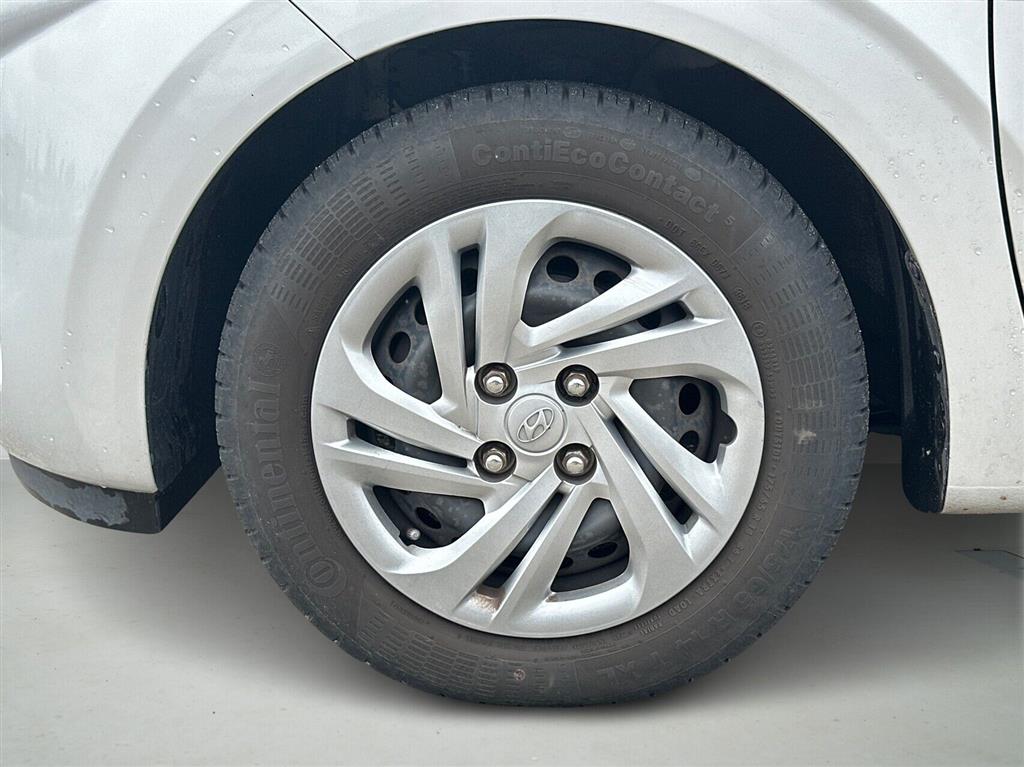 Hyundai i10 1,0 Advanced 67HK 5d - Image 8