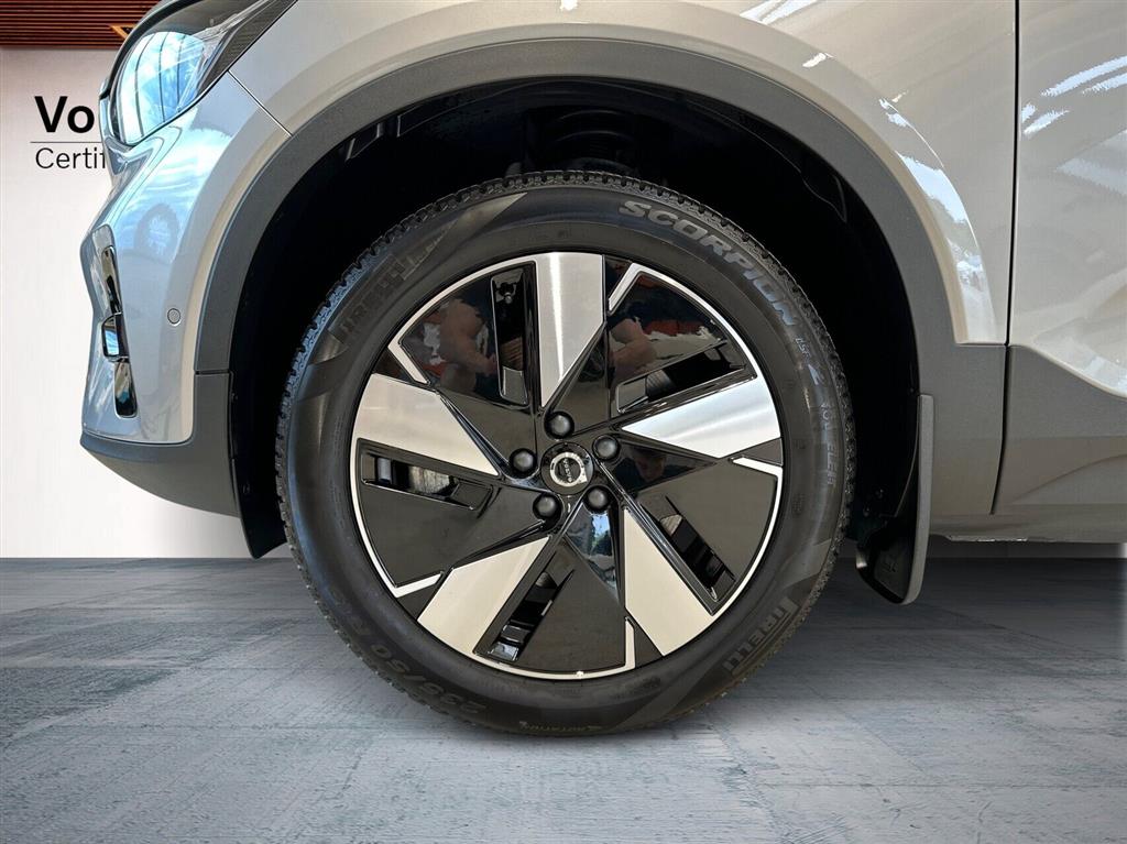 Volvo XC40 Recharge Extended Range Ultimate 252HK 5d Aut. - Image 10