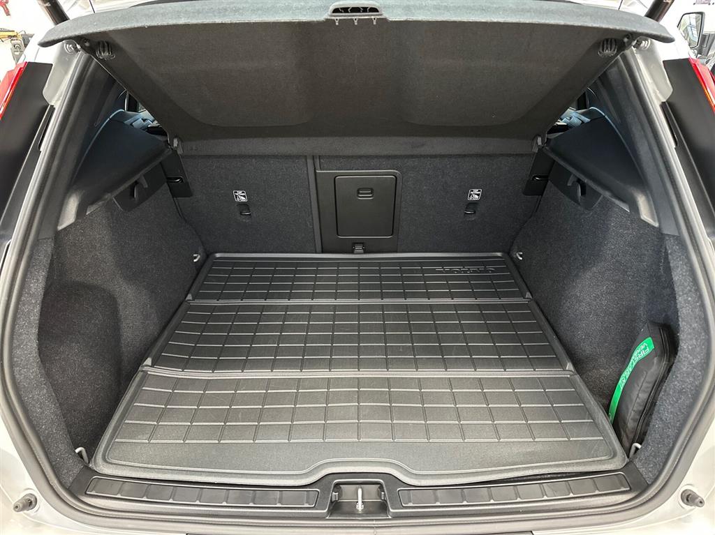 Volvo XC40 Recharge Extended Range Ultimate 252HK 5d Aut. - Image 14