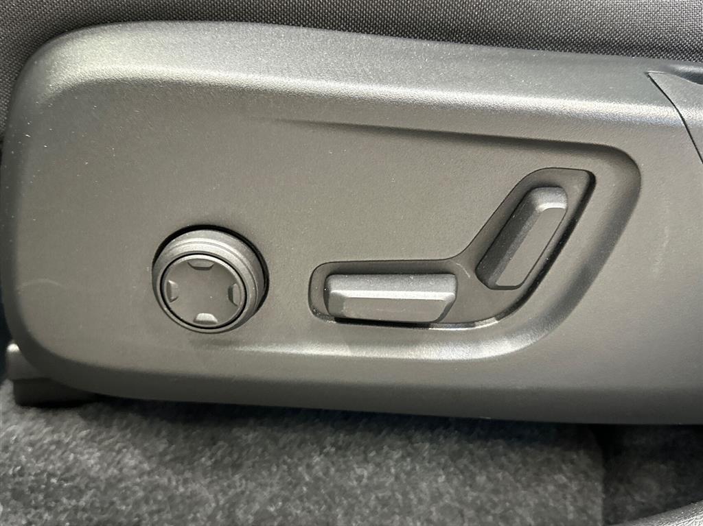 Volvo XC40 Recharge Extended Range Ultimate 252HK 5d Aut. - Image 22