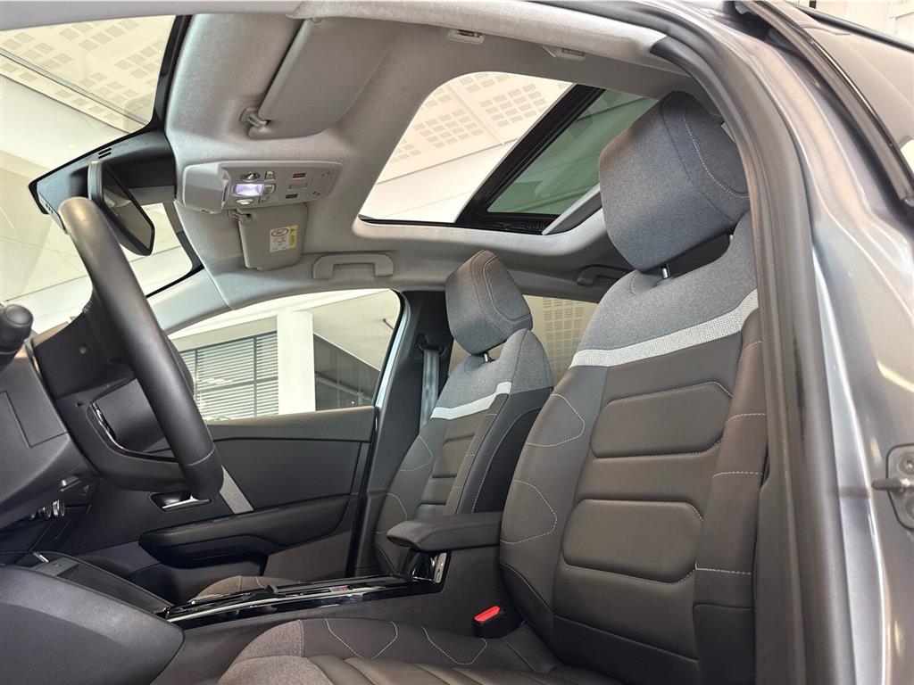 Citroën e-C4 EL VTR Sport Exclusive 156HK 5d Aut. - Image 13