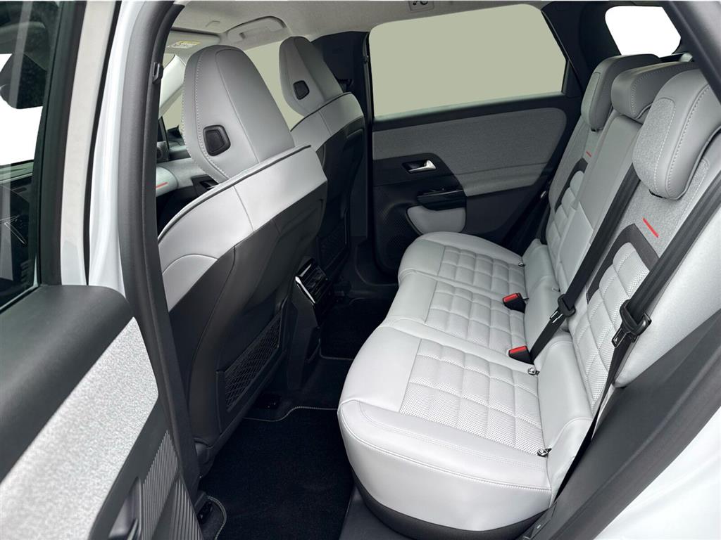 Citroën e-C5 Aircross EL VTR Sport 210HK 5d Aut. - Image 12