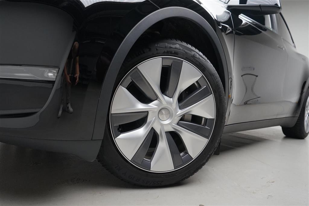 Tesla Model Y EL Long Range AWD 514HK 5d Aut. - Image 13