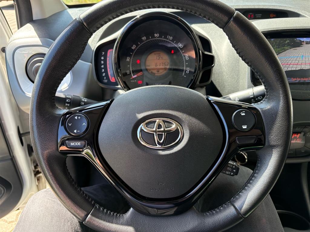 Toyota Aygo 1,0 VVT-I X-Press 72HK 5d - Image 11