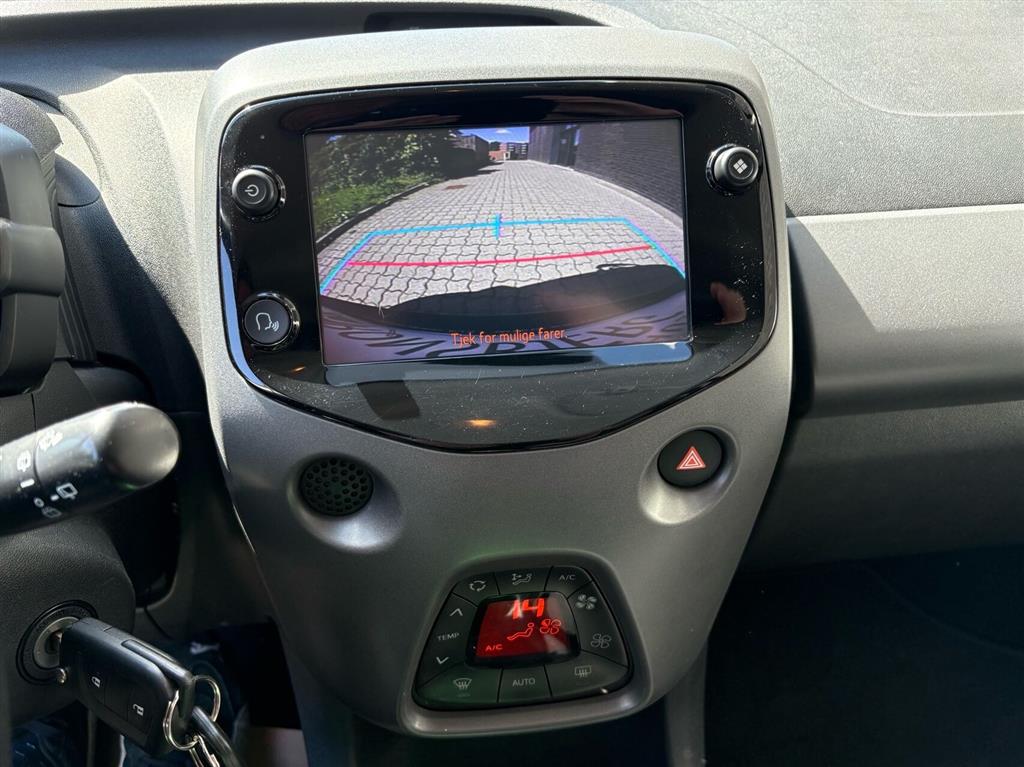 Toyota Aygo 1,0 VVT-I X-Press 72HK 5d - Image 12