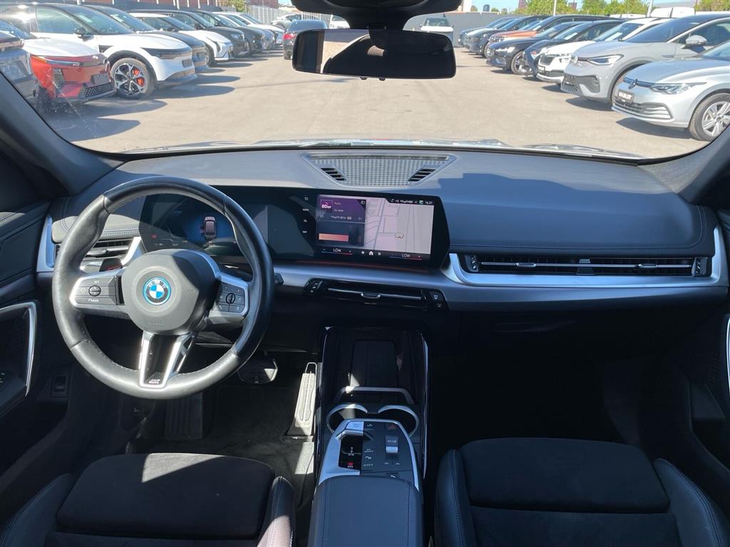 BMW iX1 eDrive20 EL M-Sport 204HK 5d Aut. - Image 9