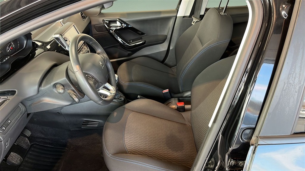Peugeot 208 1,5 BlueHDi Signature+ 100HK 5d - Image 6