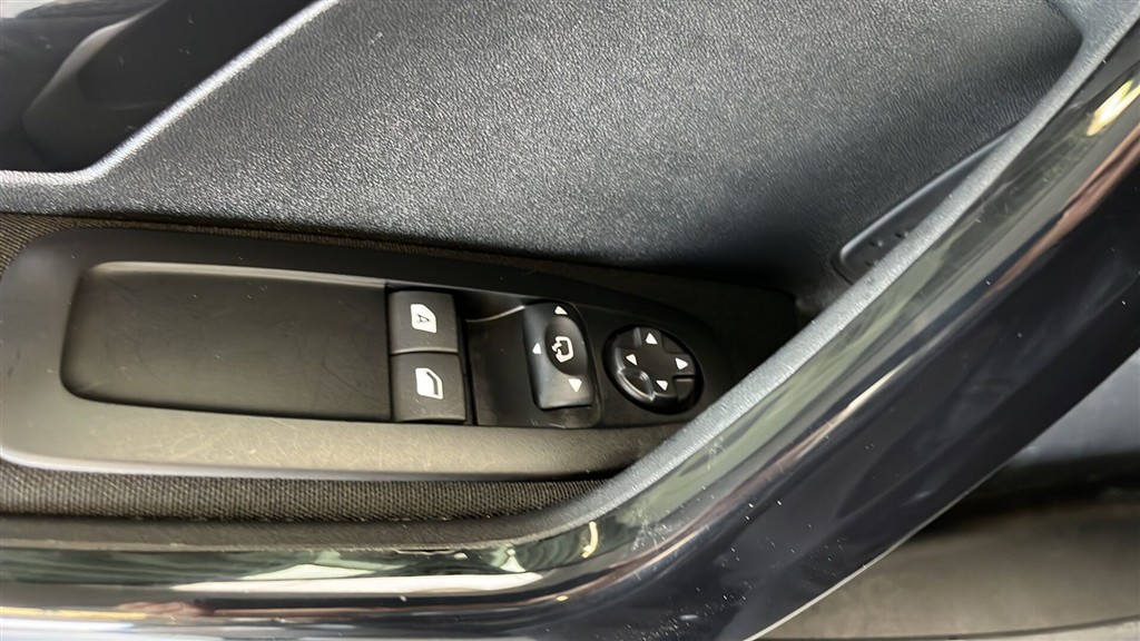 Peugeot 208 1,5 BlueHDi Signature+ 100HK 5d - Image 16