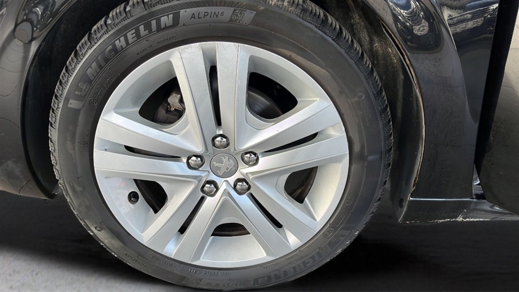 Peugeot 208 1,5 BlueHDi Signature+ 100HK 5d - Image 17