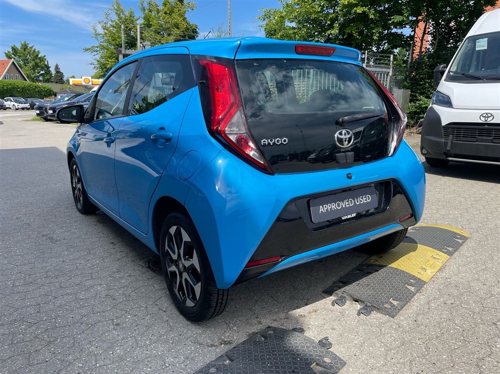 Toyota Aygo 1,0 VVT-I X-plore DAB+ 72HK 5d - Image 2