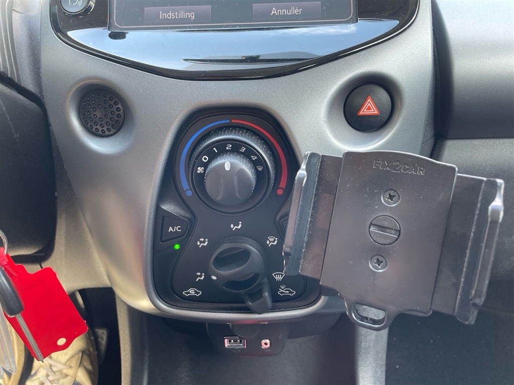 Toyota Aygo 1,0 VVT-I X-plore DAB+ 72HK 5d - Image 18