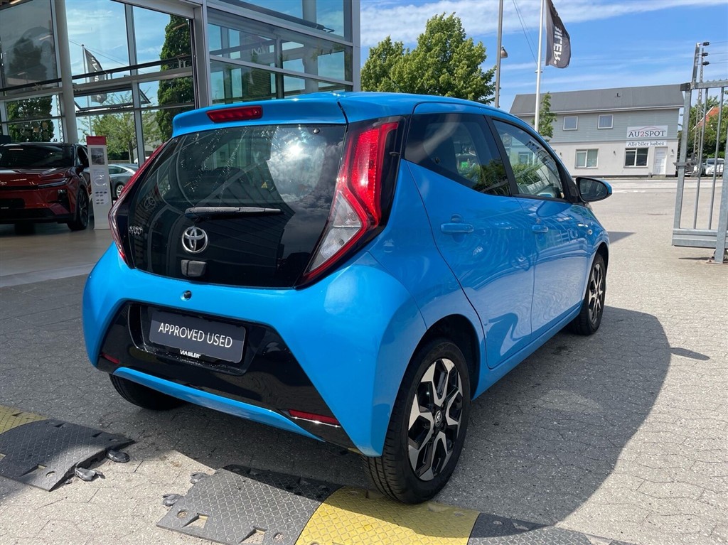 Toyota Aygo 1,0 VVT-I X-plore DAB+ 72HK 5d - Image 3