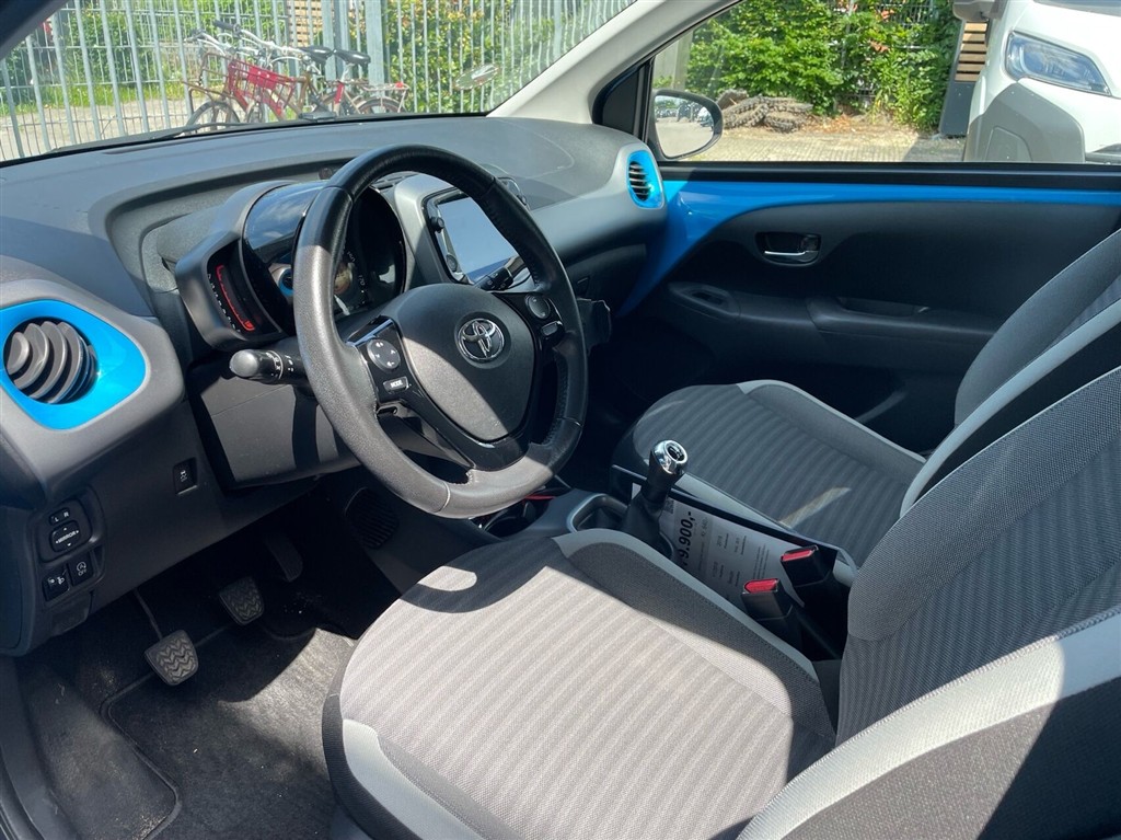 Toyota Aygo 1,0 VVT-I X-plore DAB+ 72HK 5d - Image 5