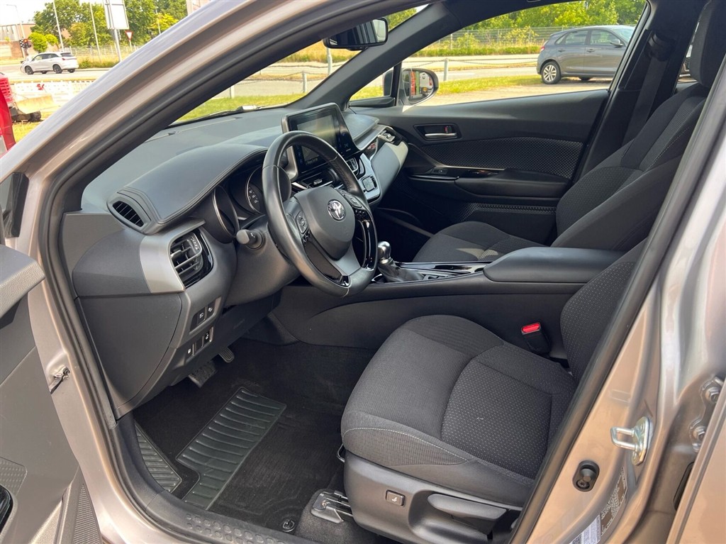 Toyota C-HR 1,8 Hybrid C-LUB Premium Selected Multidrive S 122HK 5d Aut. - Image 8