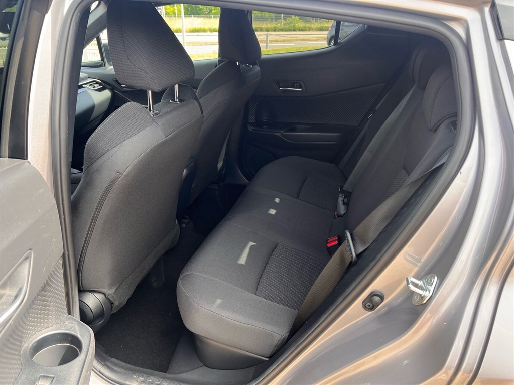 Toyota C-HR 1,8 Hybrid C-LUB Premium Selected Multidrive S 122HK 5d Aut. - Image 9