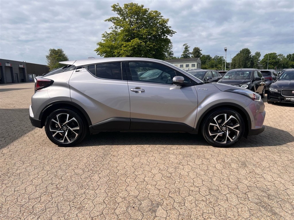 Toyota C-HR 1,8 Hybrid C-LUB Premium Selected Multidrive S 122HK 5d Aut. - Image 5