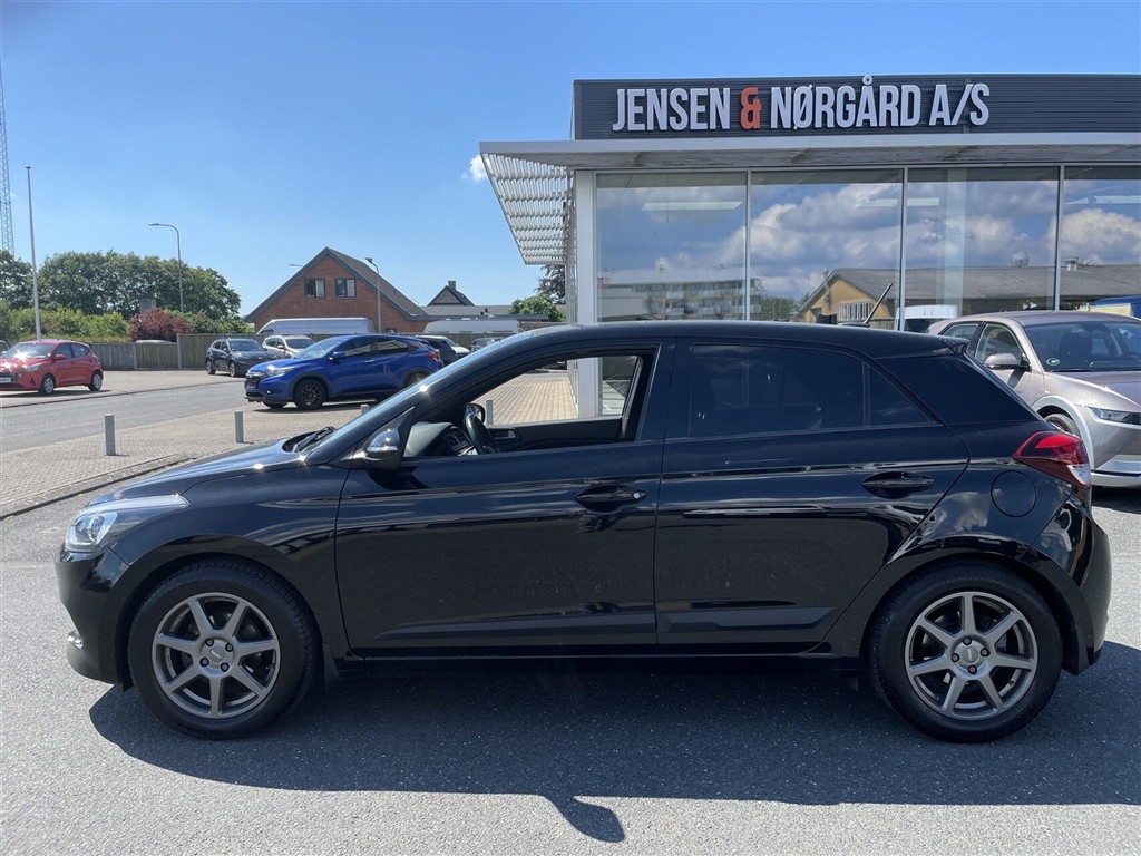 Hyundai i20 1,25 Vision Plus 84HK 5d - Image 2