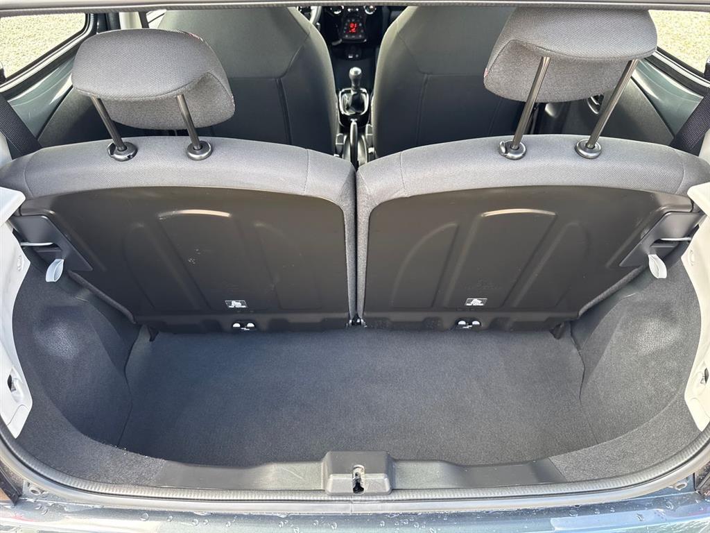 Citroën C1 1,0 VTi Shine 72HK 5d - Image 12