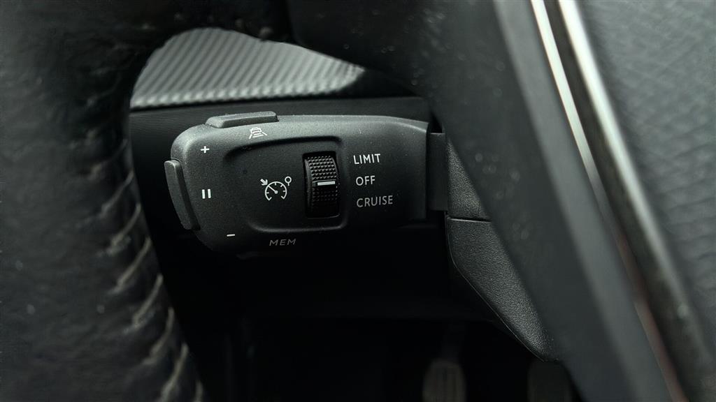 Peugeot 2008 1,2 PureTech Edition 210+ 130HK 5d - Image 9