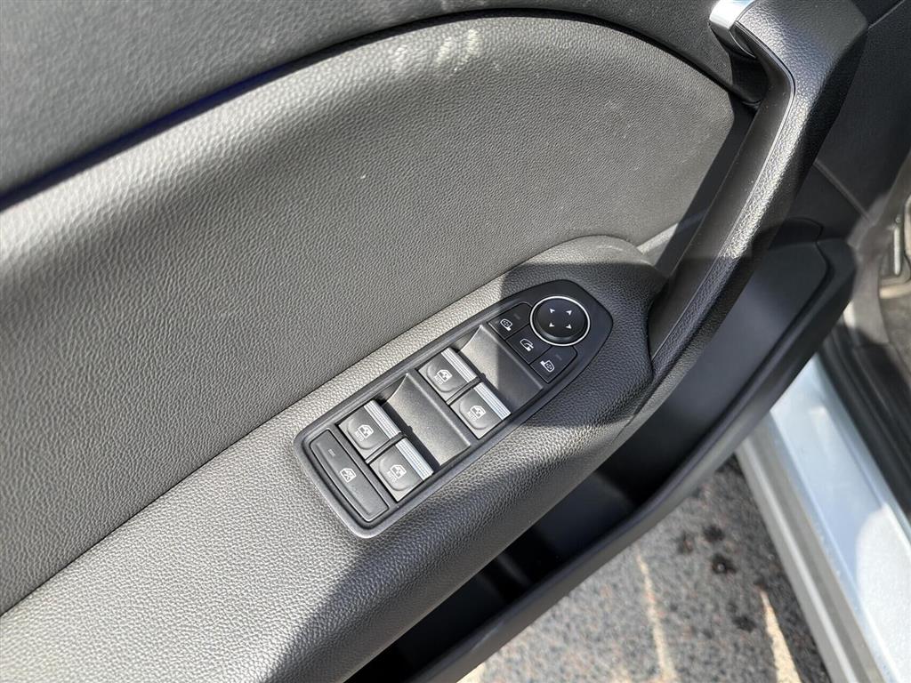 Renault Captur 1,6 E-TECH Plugin-hybrid Intens 160HK 5d Aut. - Image 10