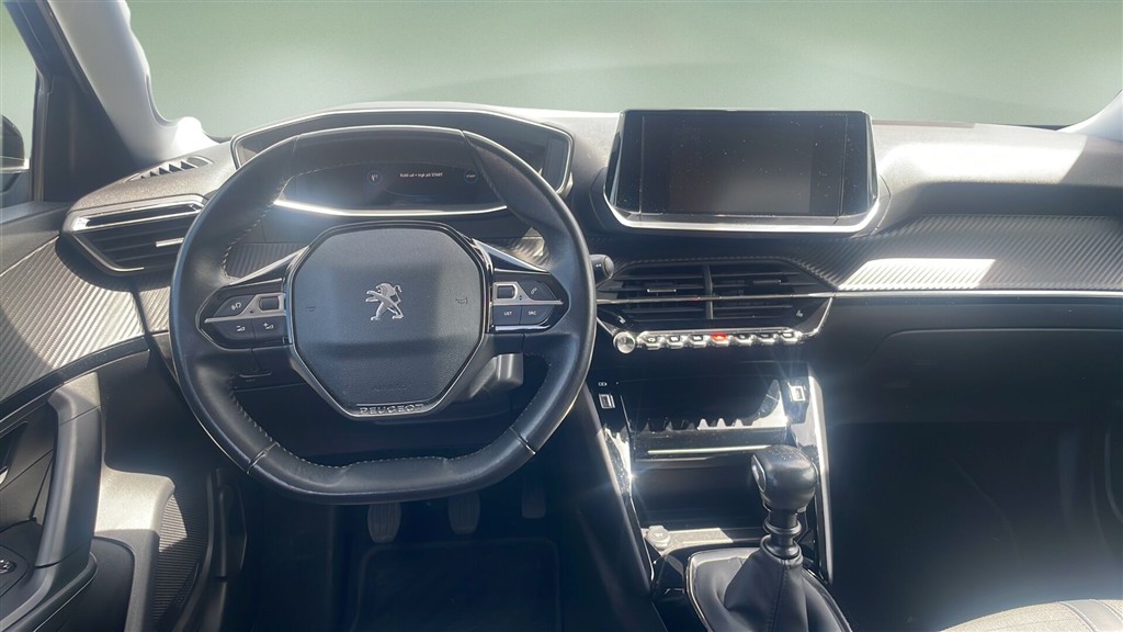 Peugeot 2008 1,2 PureTech Platin Sport 130HK 5d - Image 7