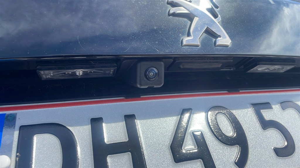 Peugeot 2008 1,2 PureTech Platin Sport 130HK 5d - Image 16
