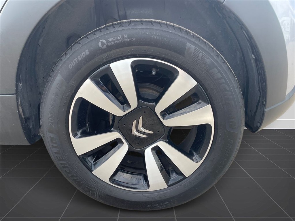 Citroën C3 1,2 PureTech Le Mans 83HK 5d - Image 6