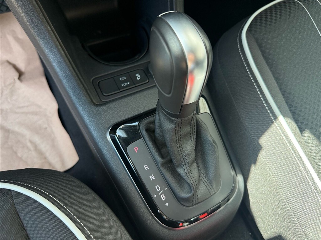 Seat Mii EL 83HK 5d Aut. - Image 11