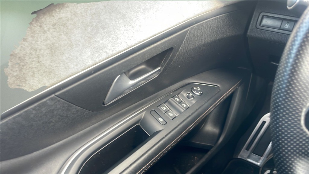 Peugeot 3008 1,6 Plugin-hybrid GT EAT8 225HK 5d 8g Aut. - Image 11