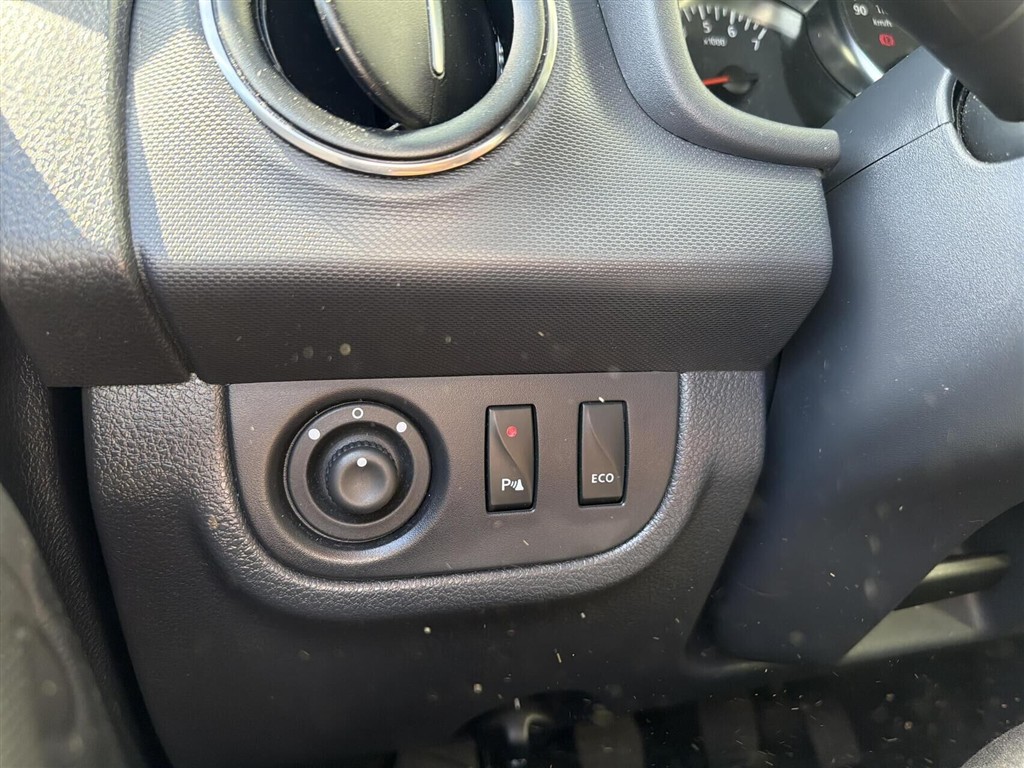 Dacia Logan 0,9 Tce Stepway Start/Stop 90HK - Image 11