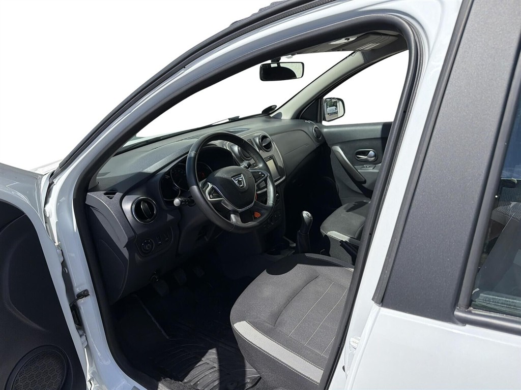 Dacia Logan 0,9 Tce Stepway Start/Stop 90HK - Image 4