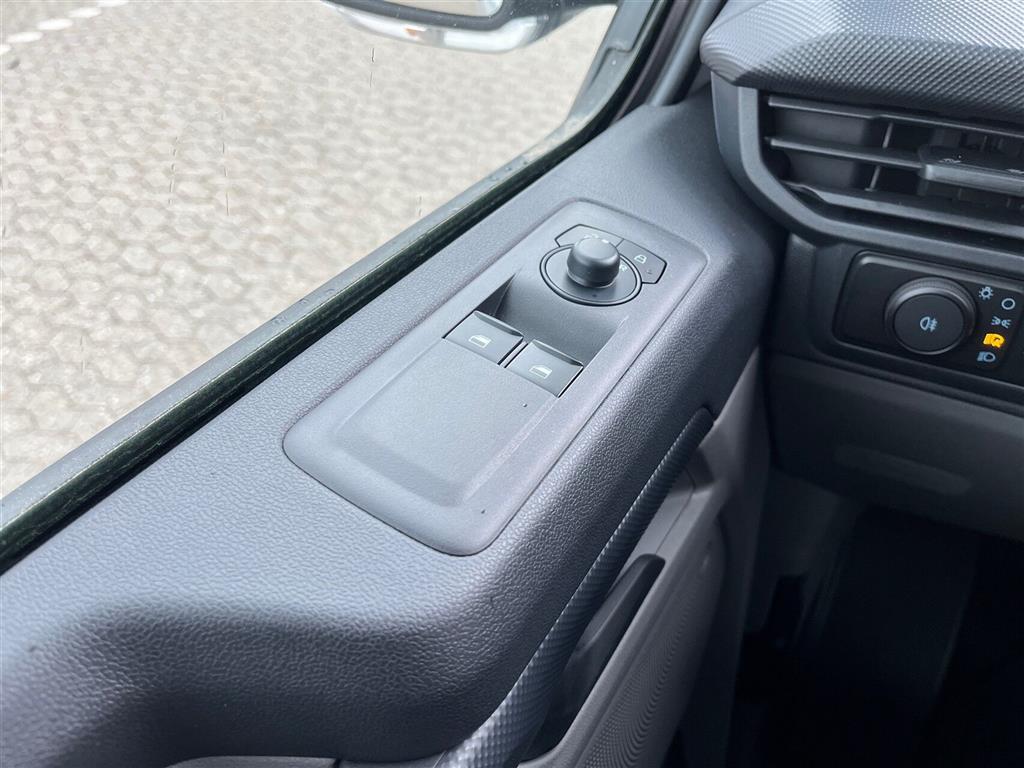Ford Transit Custom 300 L1H1 2,0 EcoBlue Trend 136HK Van 6g - Image 16