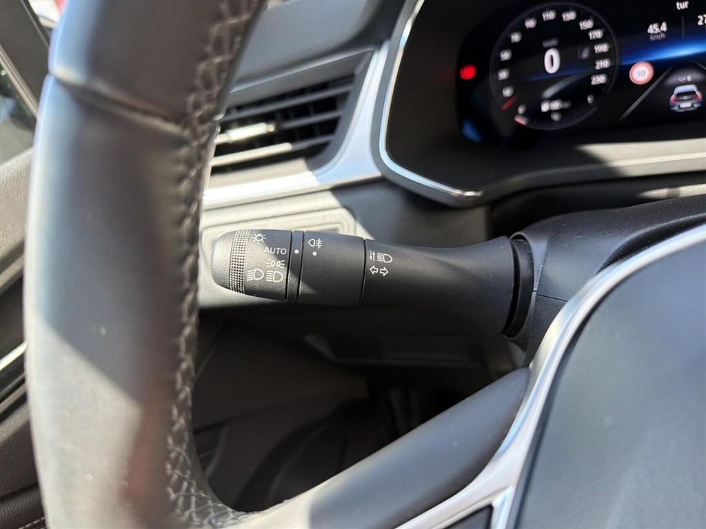 Renault Captur 1,0 TCE Techno 90HK 5d - Image 13