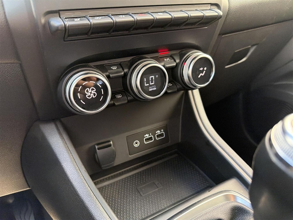 Renault Captur 1,0 TCE Techno 90HK 5d - Image 18