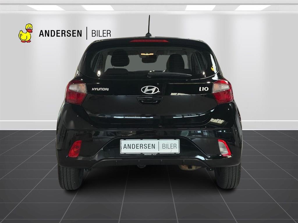 Hyundai i10 1,0 Essential 67HK 5d - Image 9