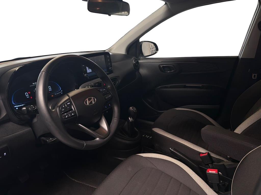 Hyundai i10 1,0 Essential 67HK 5d - Image 10
