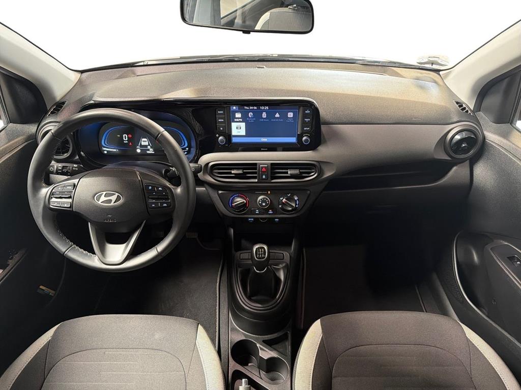 Hyundai i10 1,0 Essential 67HK 5d - Image 12