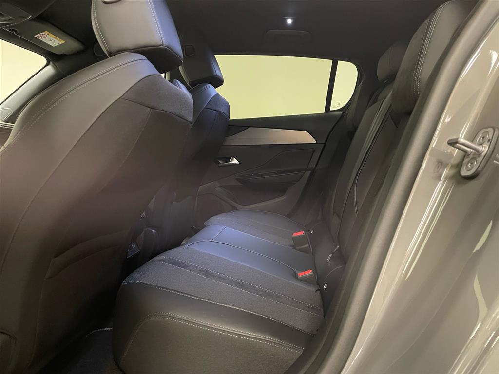 Peugeot e-308 EL First Edition 156HK 5d Aut. - Image 6