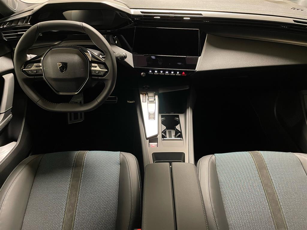 Peugeot e-308 EL First Edition 156HK 5d Aut. - Image 7