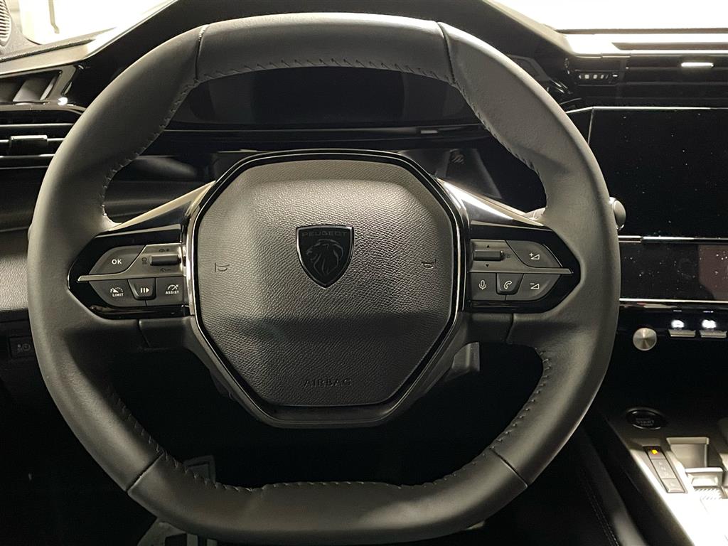 Peugeot e-308 EL First Edition 156HK 5d Aut. - Image 12