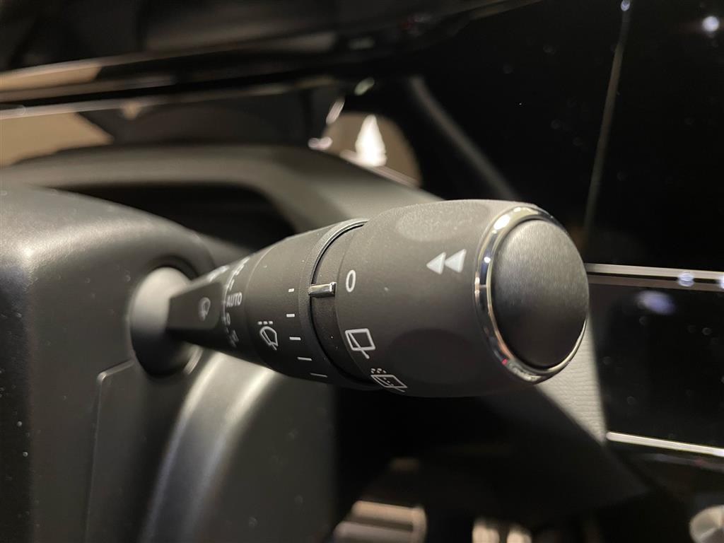 Peugeot e-308 EL First Edition 156HK 5d Aut. - Image 14