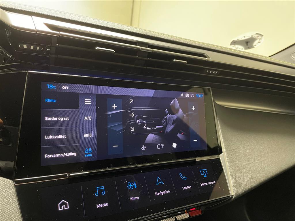 Peugeot e-308 EL First Edition 156HK 5d Aut. - Image 19