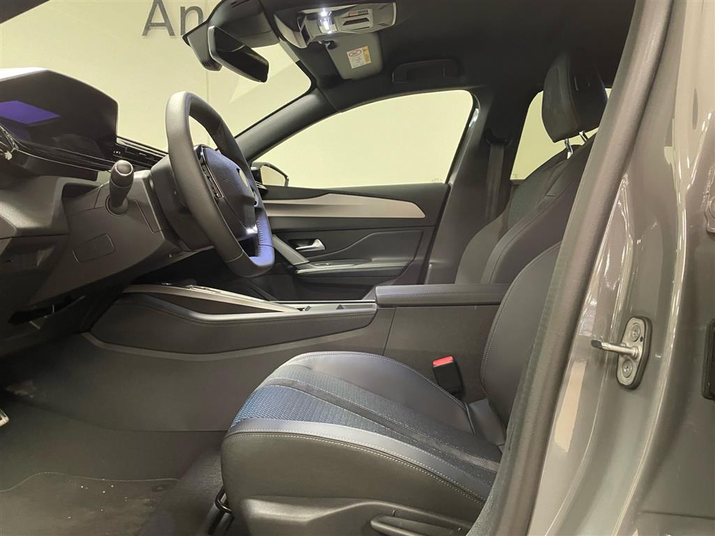Peugeot e-308 EL First Edition 156HK 5d Aut. - Image 5