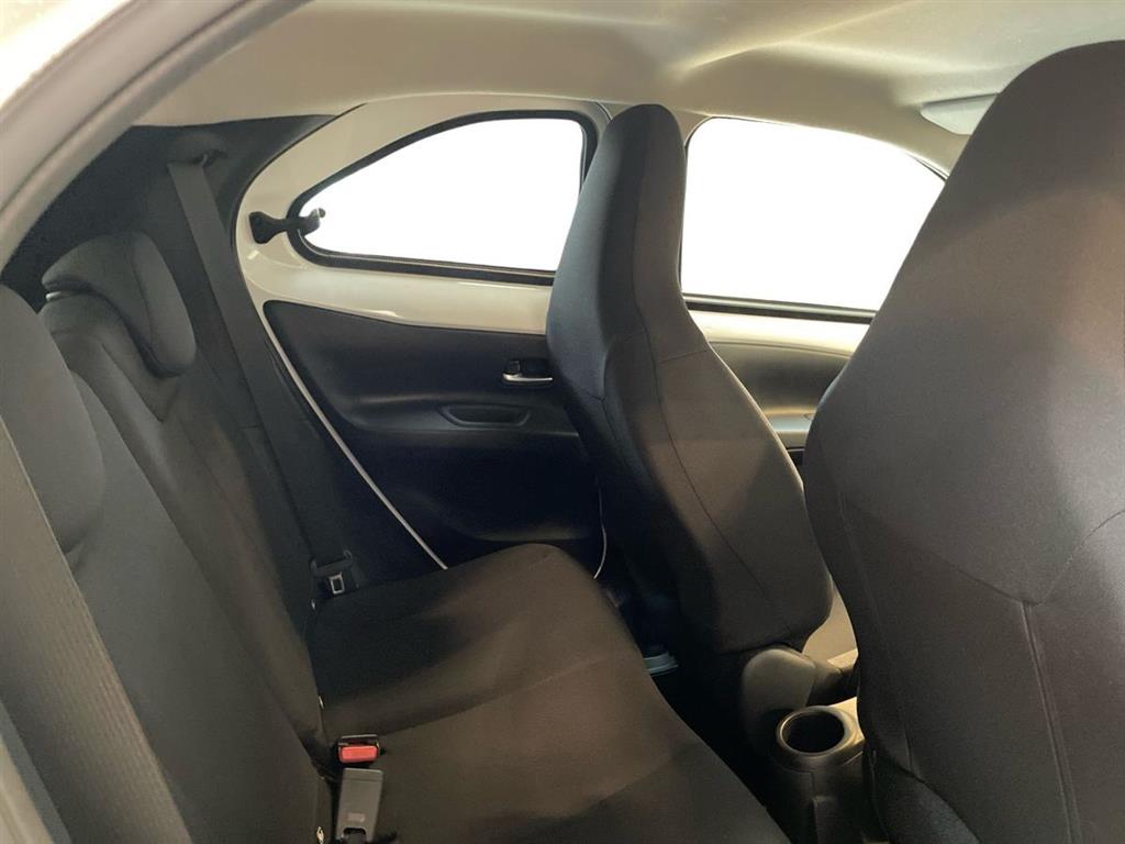 Toyota Aygo X 1,0 VVT-I Active 72HK 5d - Image 16