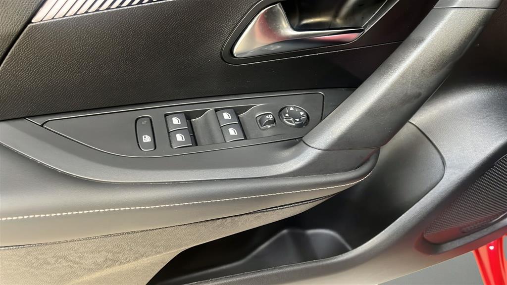 Peugeot 2008 1,2 PureTech Allure 100HK 5d 6g - Image 8
