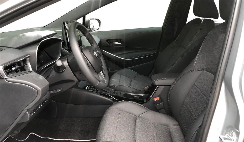 Toyota Corolla Touring Sports 1,8 Hybrid Style E-CVT 140HK Stc Trinl. Gear - Image 7